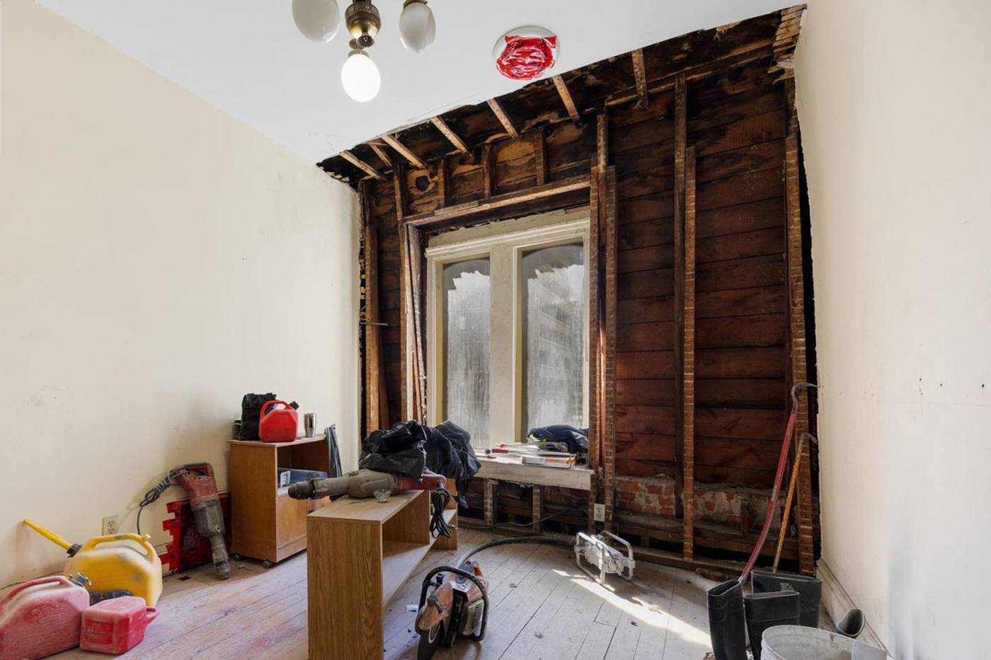 66 Chalres Street East Toronto