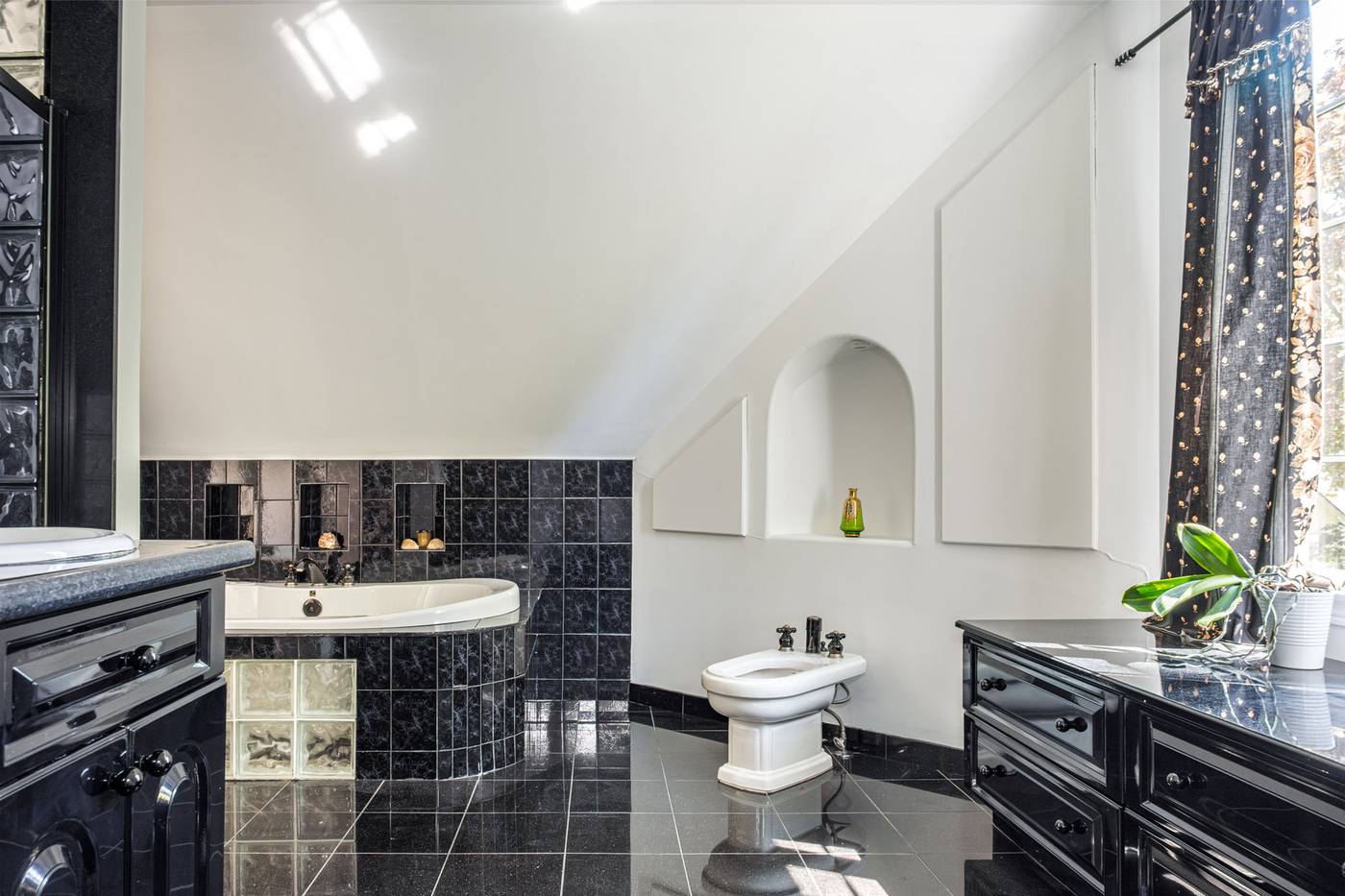 36 caley street dundas