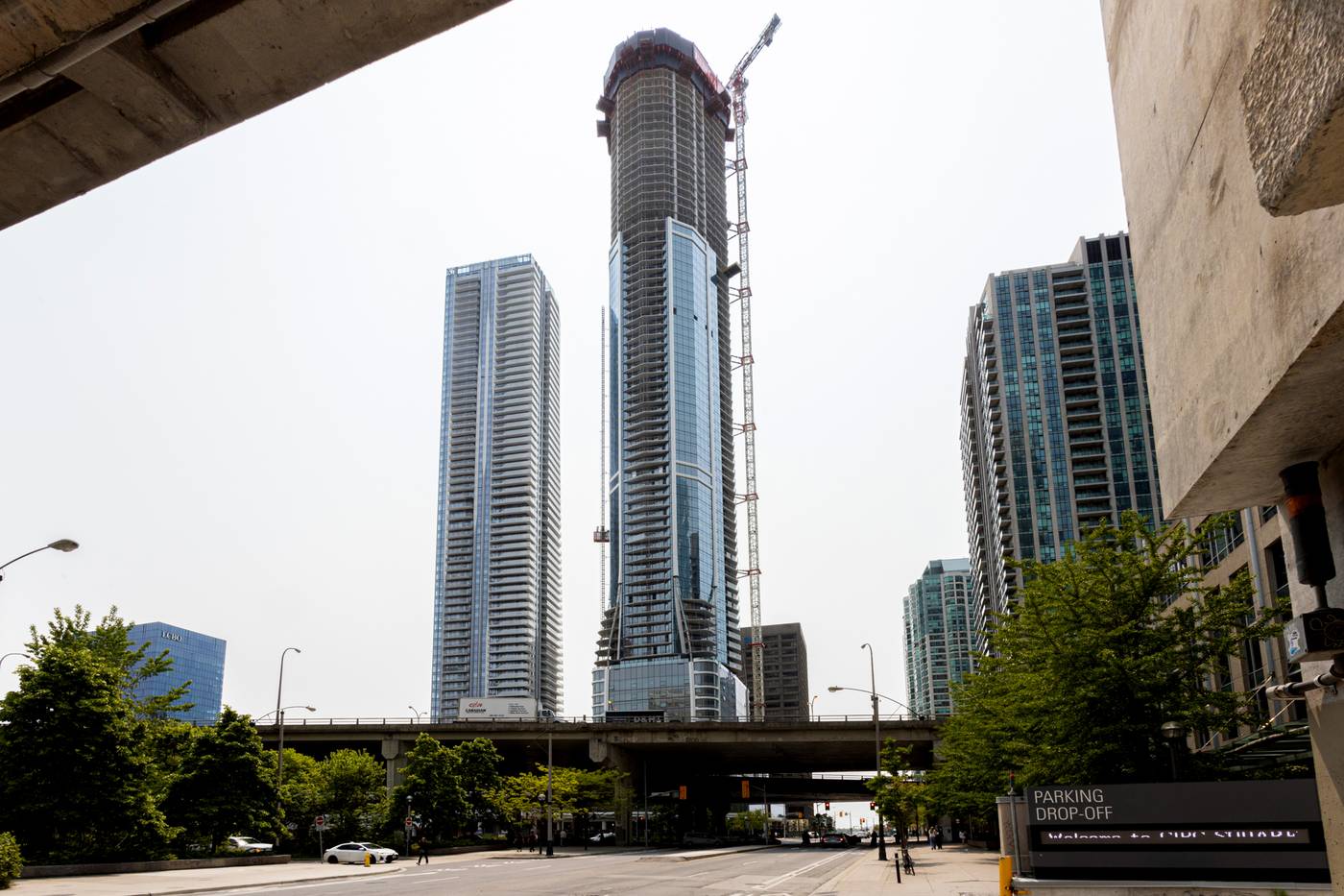 1 yonge street toronto construction