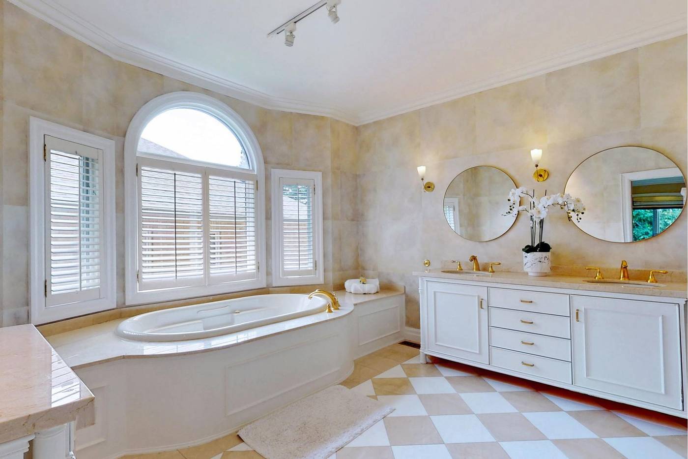 37 rollscourt drive toronto