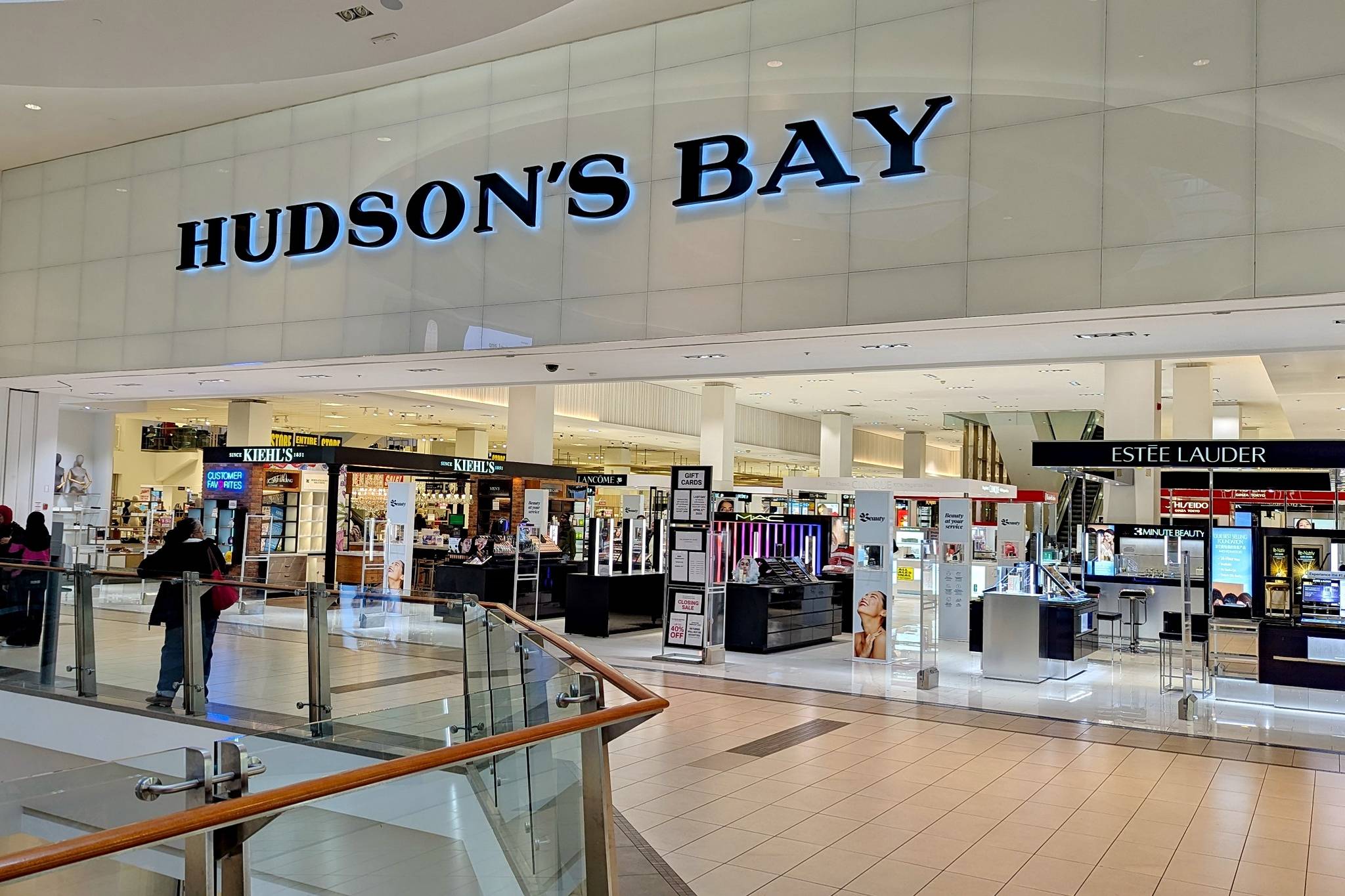 hudsons bay closing