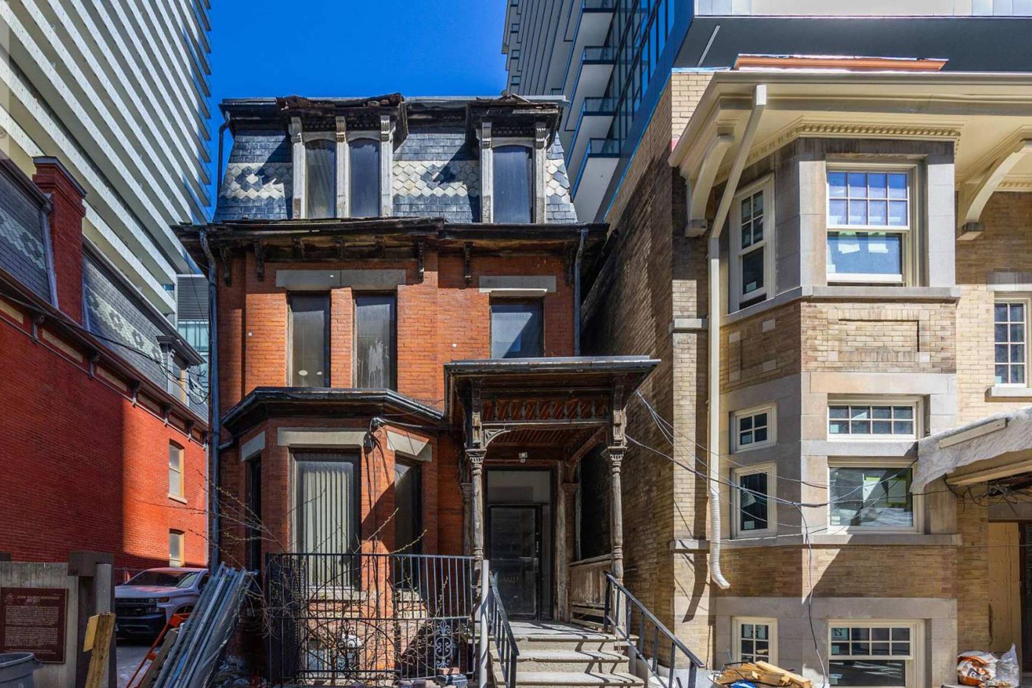 66 Charles Street East Toronto