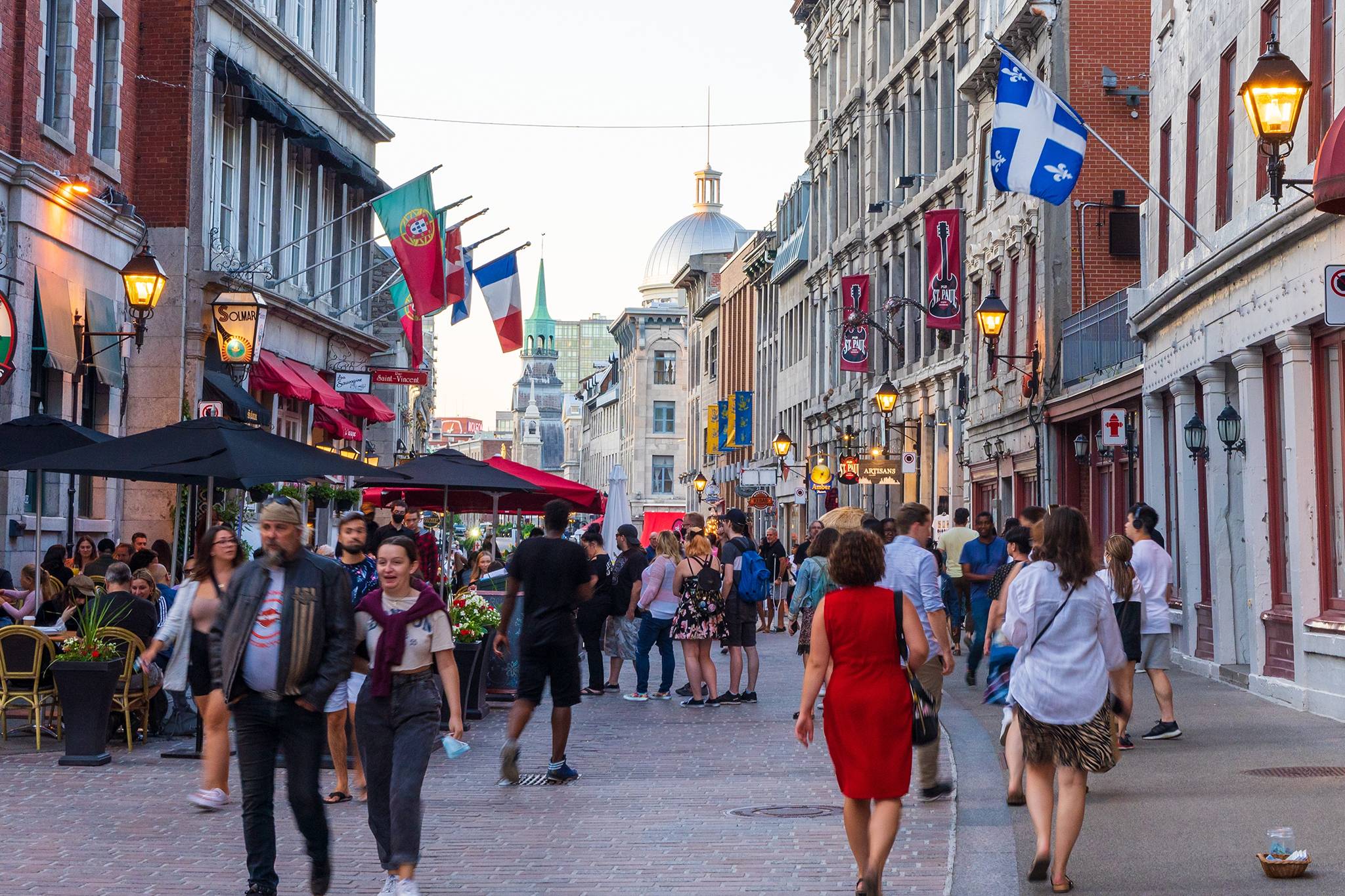 toronto montreal bus